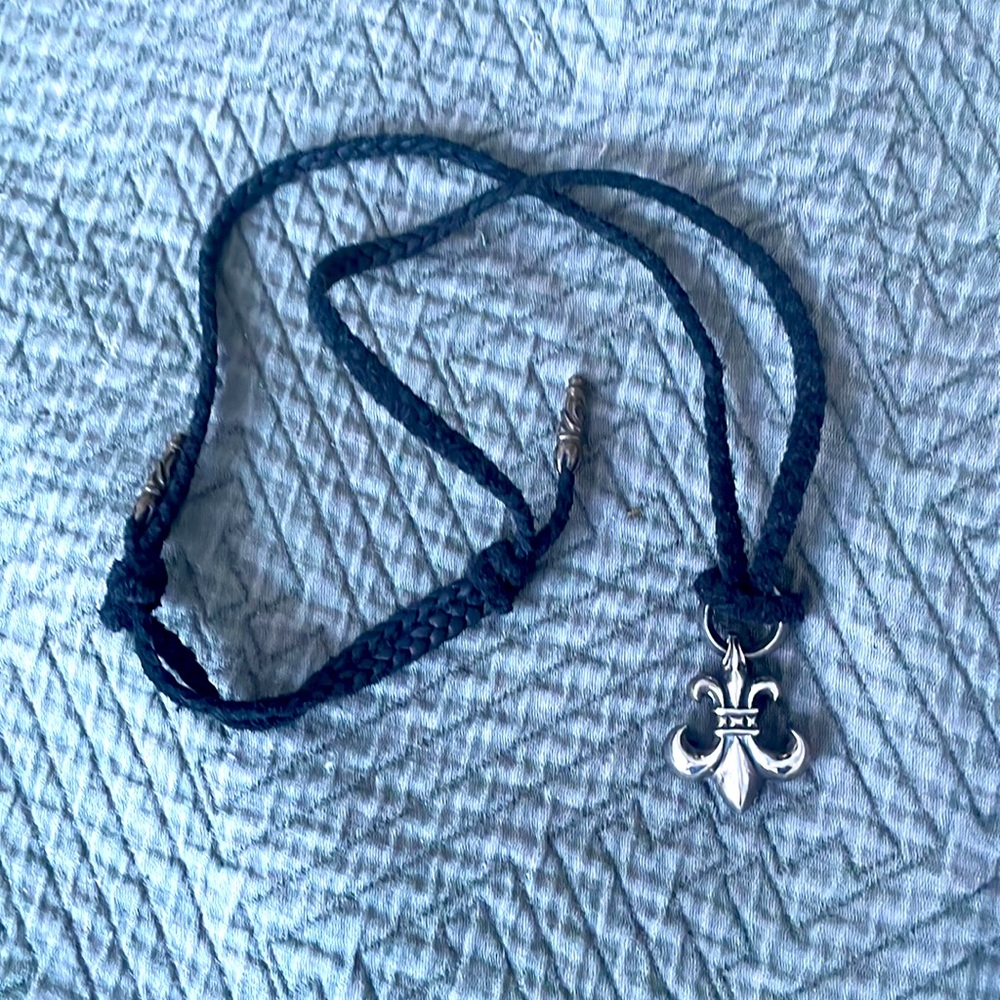 Mens adjustable fleur de lit chrome heart necklace leather strap sterling silver